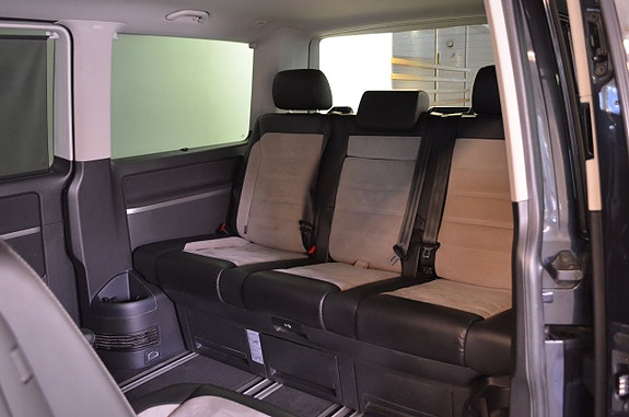 Volkswagen Multivan 9 of 23