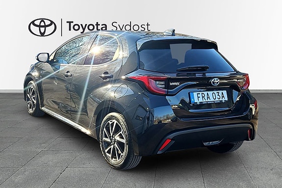 Toyota Yaris 3 of 11
