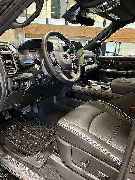 Dodge RAM 2500 5 of 14