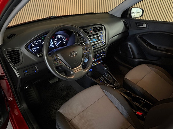 Hyundai i20 11 of 18