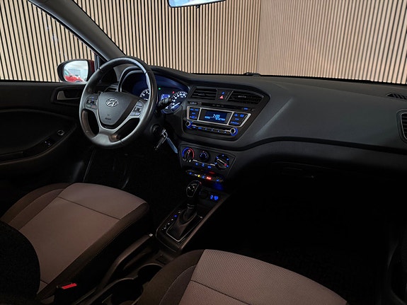 Hyundai i20 13 of 18