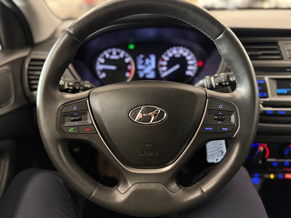 Hyundai i20 15 of 18