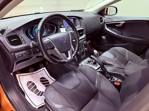 Volvo V40 7 of 16