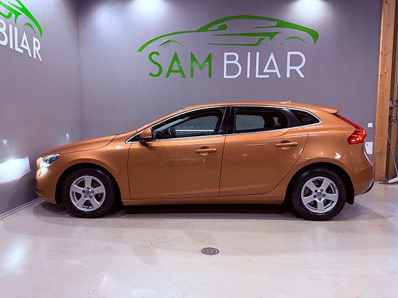 Volvo V40 5 of 5
