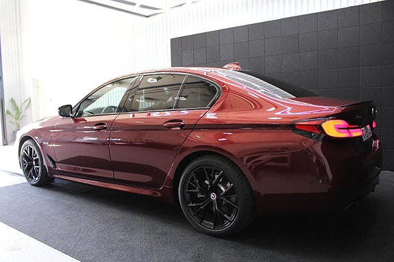 BMW 530e 4 of 5