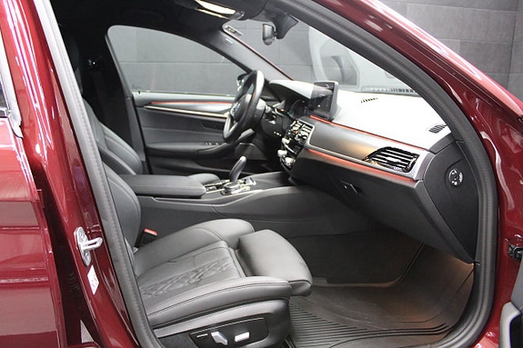 BMW 530e 13 of 28