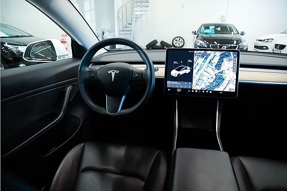 Tesla Model 3 6 of 13