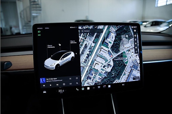 Tesla Model 3 10 of 13