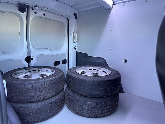Renault Kangoo Express 15 of 18