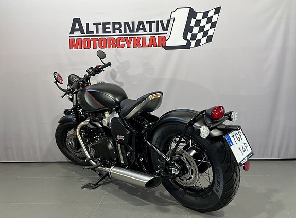 Triumph Bonneville BOBBER 3 of 5