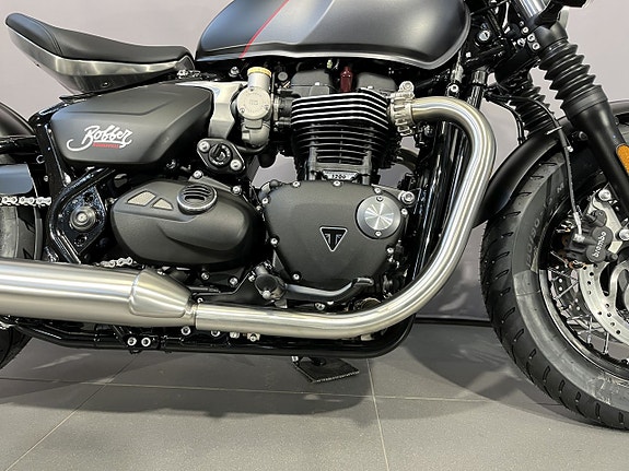 Triumph Bonneville BOBBER 10 of 18
