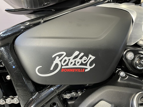 Triumph Bonneville BOBBER 11 of 18