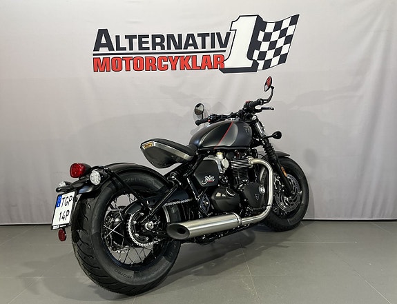 Triumph Bonneville BOBBER 2 of 5
