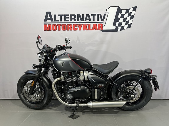 Triumph Bonneville BOBBER 4 of 5