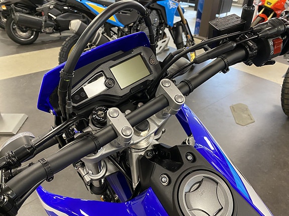 Yamaha WR125R ICON BLUE 4 of 8