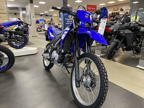 Yamaha WR125R ICON BLUE 8 of 8