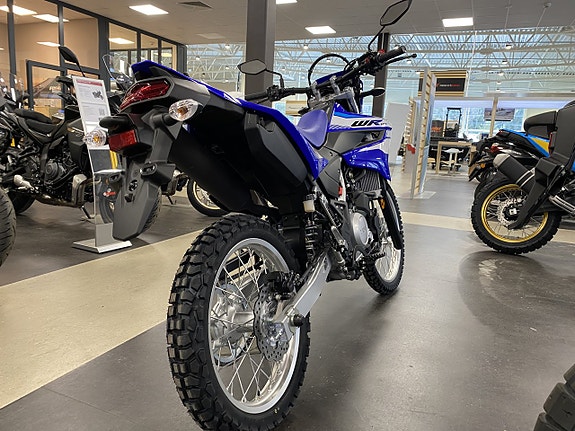 Yamaha WR125R ICON BLUE 7 of 8