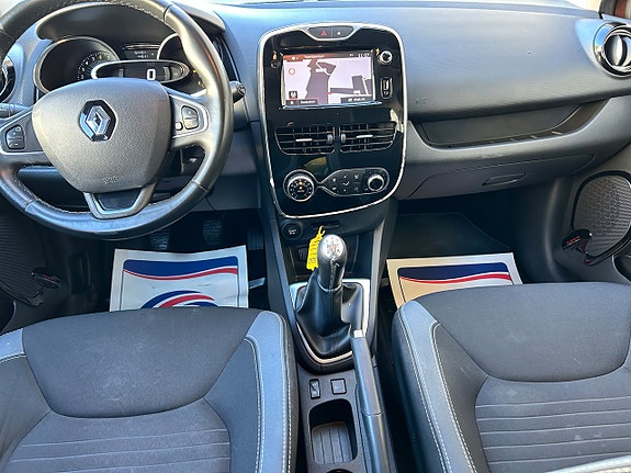 Renault Clio 9 of 17
