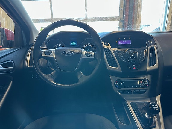 Ford Focus 8 of 18
