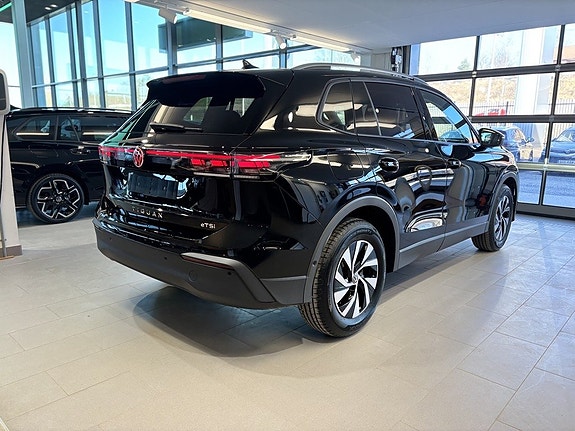 Volkswagen Tiguan 6 of 23