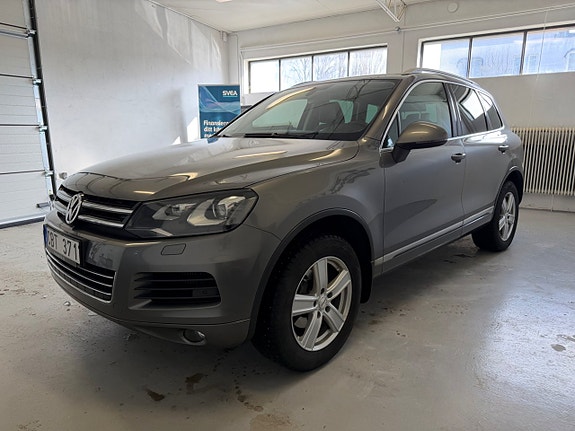 Volkswagen Touareg 2 of 13