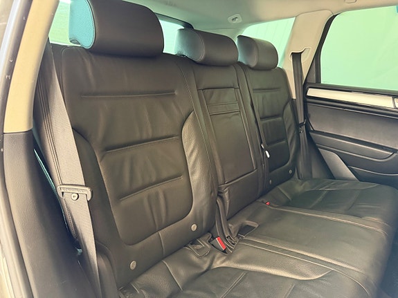 Volkswagen Touareg 9 of 13
