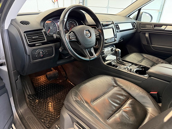 Volkswagen Touareg 12 of 13