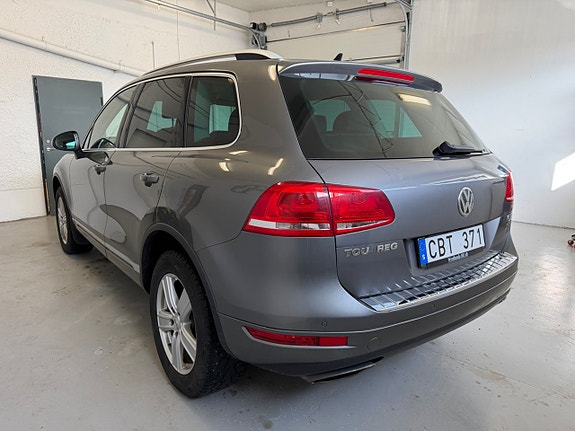Volkswagen Touareg 3 of 13