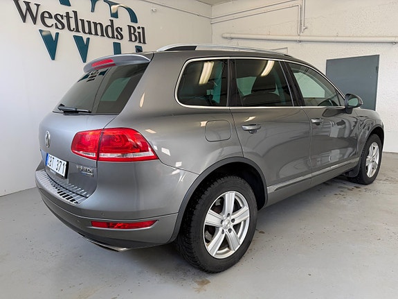 Volkswagen Touareg 4 of 13