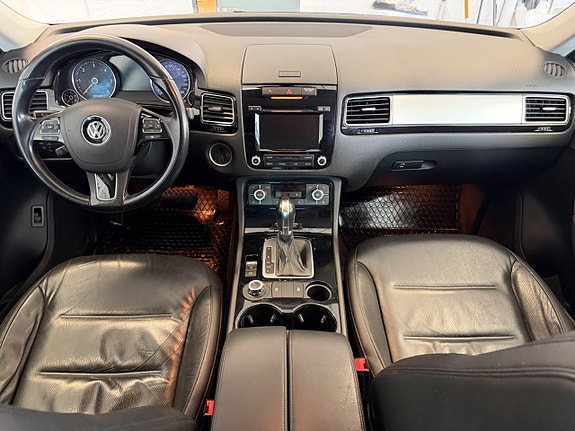 Volkswagen Touareg 10 of 13
