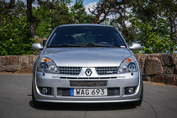 Renault Clio 2 of 5