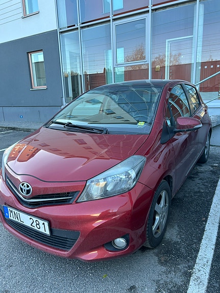 Toyota Yaris 4 of 20