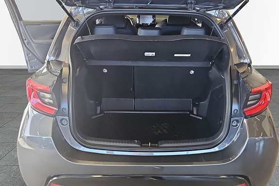 Toyota Yaris 11 of 11