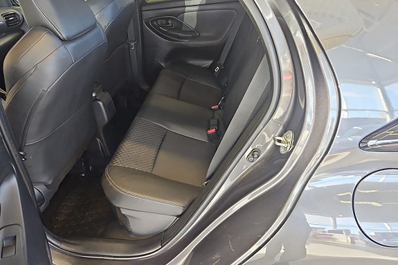 Toyota Yaris 8 of 11