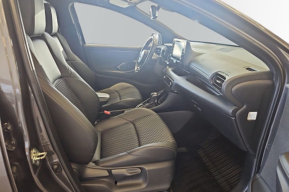 Toyota Yaris 7 of 11