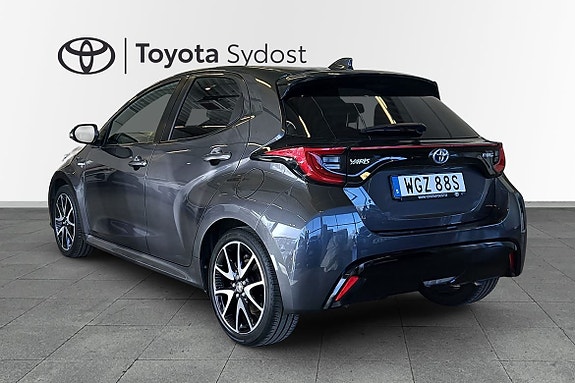 Toyota Yaris 3 of 11