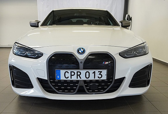 BMW i4 3 of 5