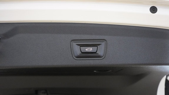 BMW i4 9 of 27