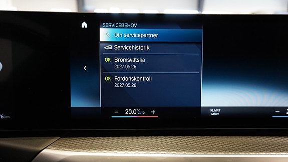 BMW i4 24 of 27