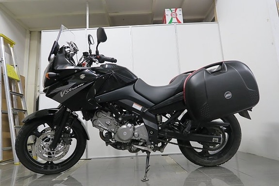 Suzuki DL650 V-Strom Närmast nyskick 1758 Mil 1 ägare