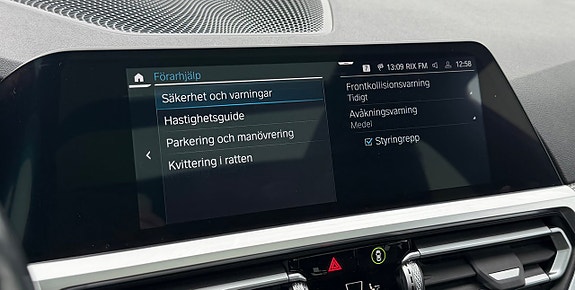 BMW 330e 29 of 30