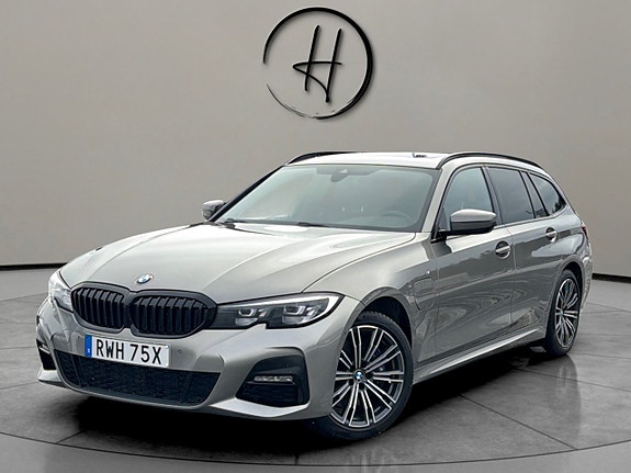 BMW 330e 2 of 5