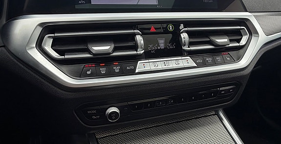 BMW 330e 14 of 30