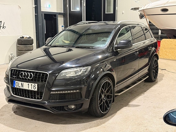 Audi Q7 2 of 5