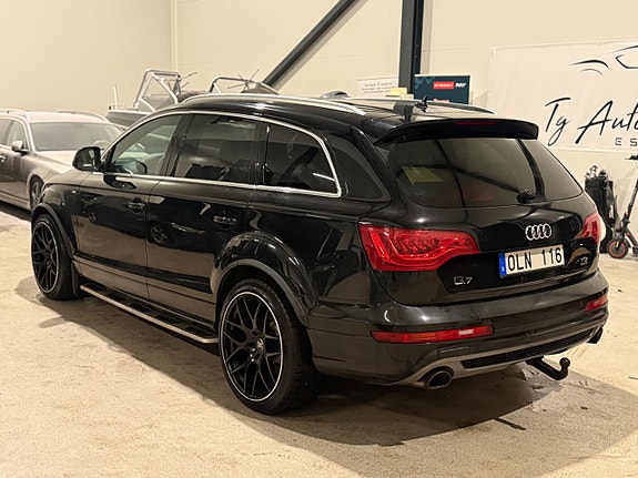 Audi Q7 3 of 5