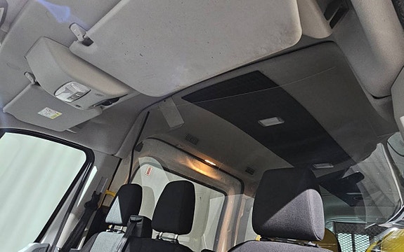 Ford Transit 9 of 10