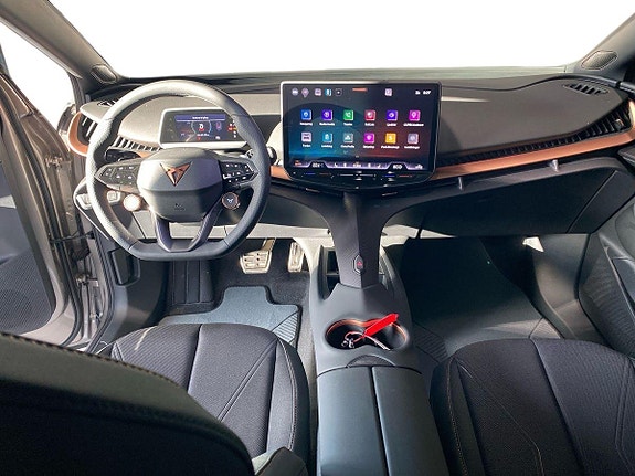 Cupra Tavascan 9 of 15