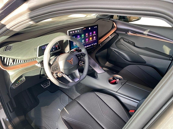 Cupra Tavascan 8 of 15