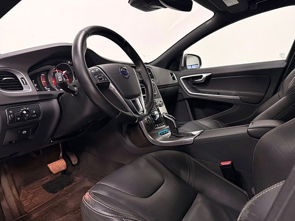 Volvo V60 7 of 29
