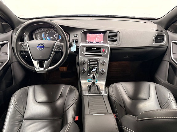 Volvo V60 13 of 29